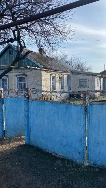 Дом в Калмыкия, Яшалтинский район, с. Соленое Садовая ул. (50 м) - Фото 1