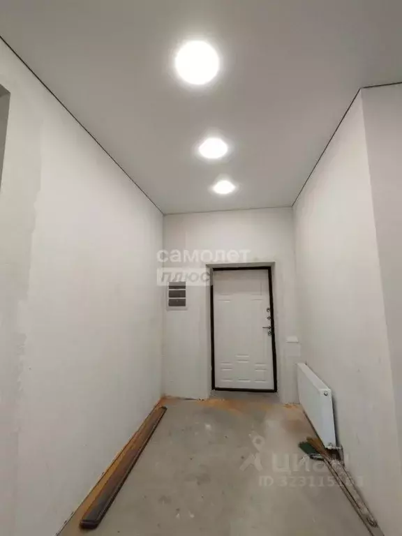 Дом в Курская область, Октябрьский район, Черницынский сельсовет, д. ... - Фото 1