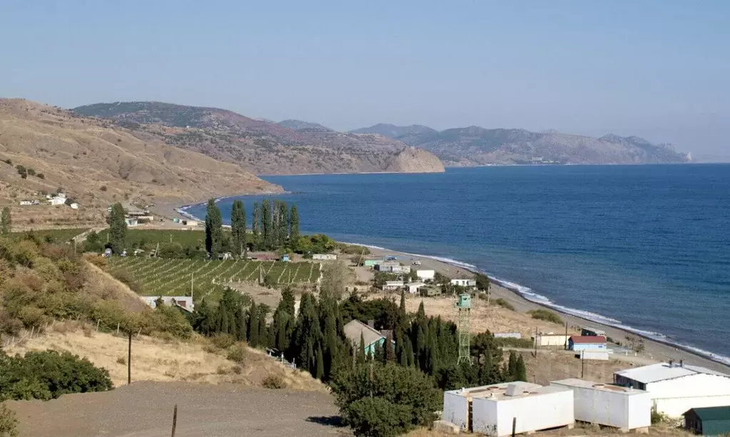 Участок в Крым, Алушта муниципальный округ, с. Приветное ул. Горького, ... - Фото 1