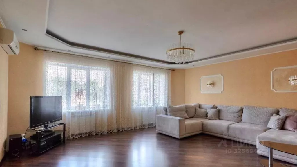 3-к кв. Саратовская область, Саратов Ульяновская ул., 42 (120.3 м) - Фото 1