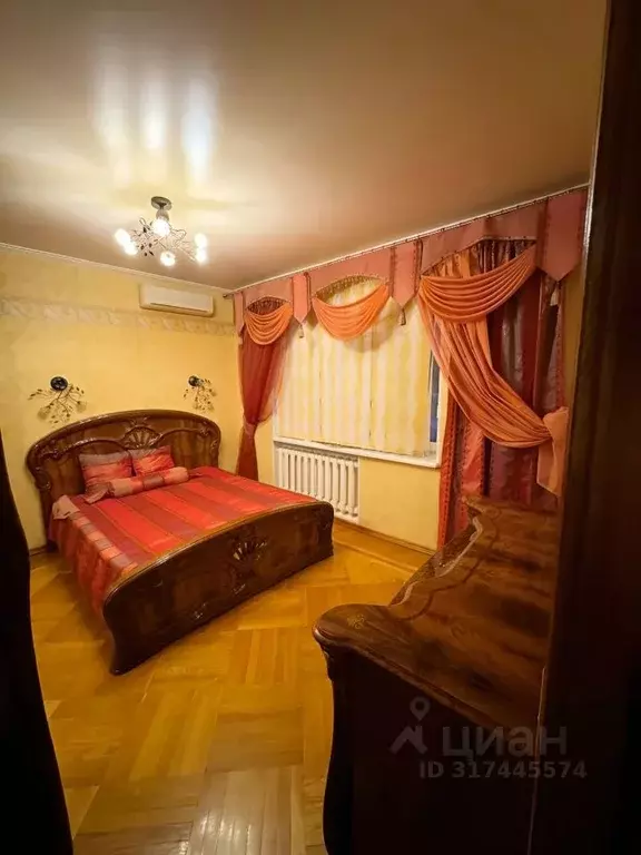 3-к кв. Саратовская область, Саратов Валовая ул., 15 (91.0 м) - Фото 0