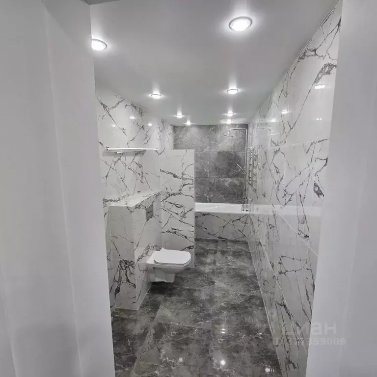 Дом в Ростовская область, Волгодонск Набережная ул., 13 (90 м) - Фото 1