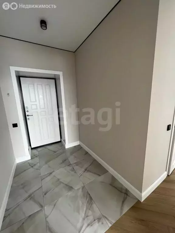 2-комнатная квартира: Альметьевск, улица Гафиатуллина, 48к3 (59 м) - Фото 2