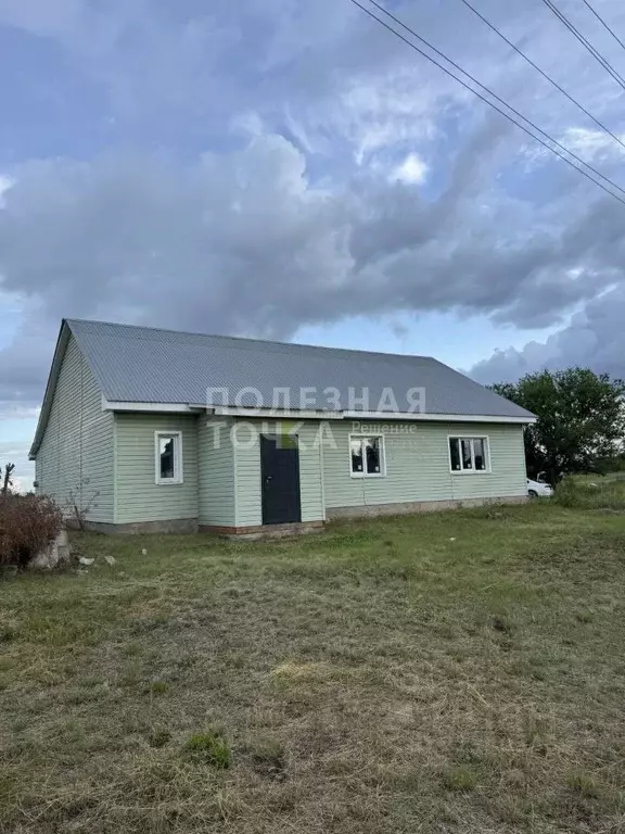 Дом в Самарская область, Нефтегорский район, с. Покровка Первомайская ... - Фото 1