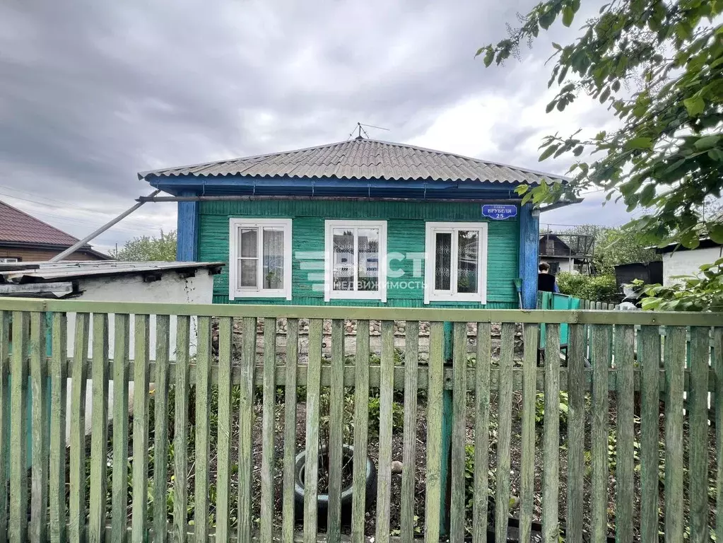 Дом в Кемеровская область, Ленинск-Кузнецкий ул. Врубеля, 25 (57 м) - Фото 1