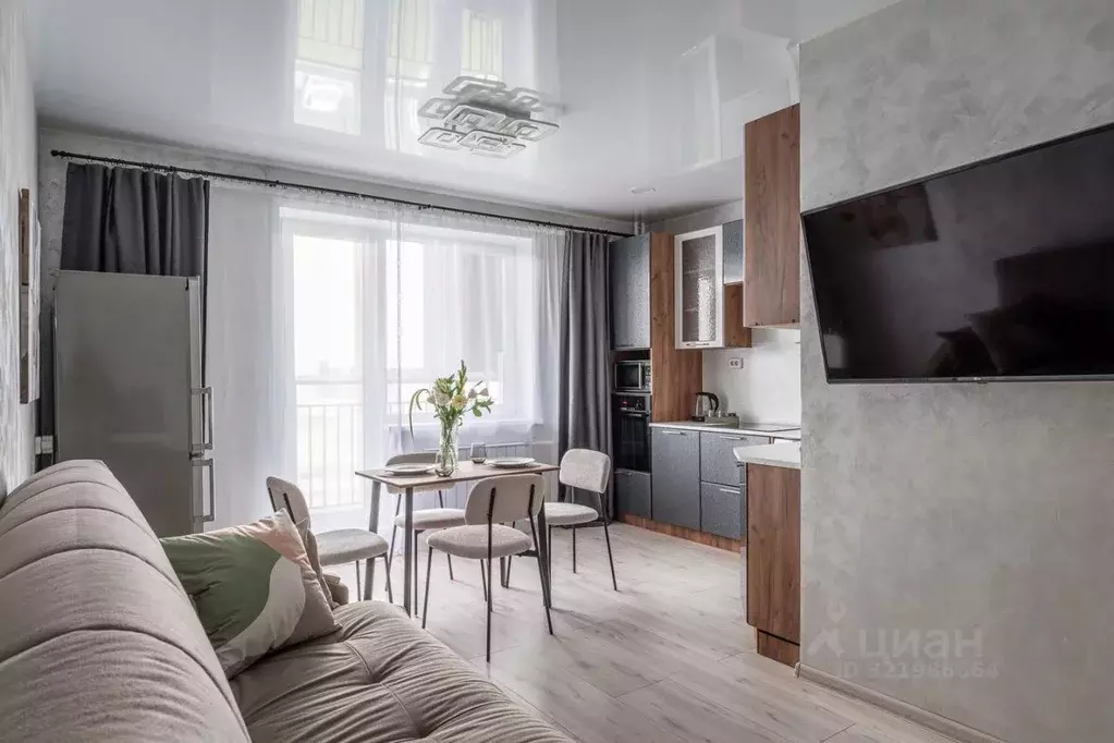 3-к кв. Свердловская область, Екатеринбург ул. Авиаторов, 14 (54.0 м) - Фото 0