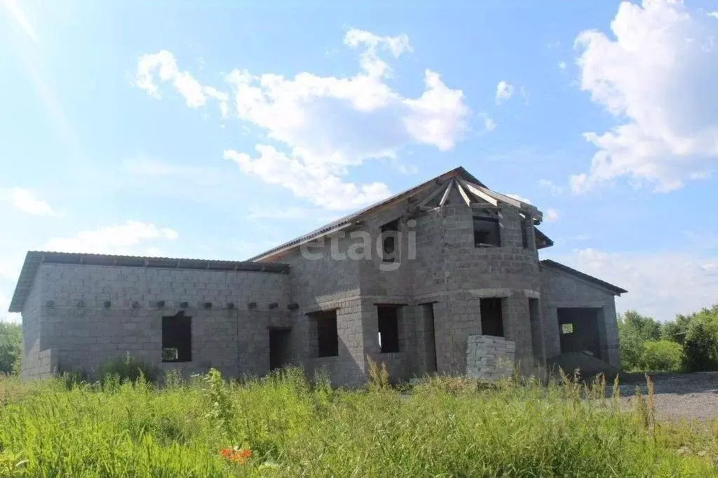 Дом в Свердловская область, Горноуральский муниципальный округ, с. ... - Фото 0