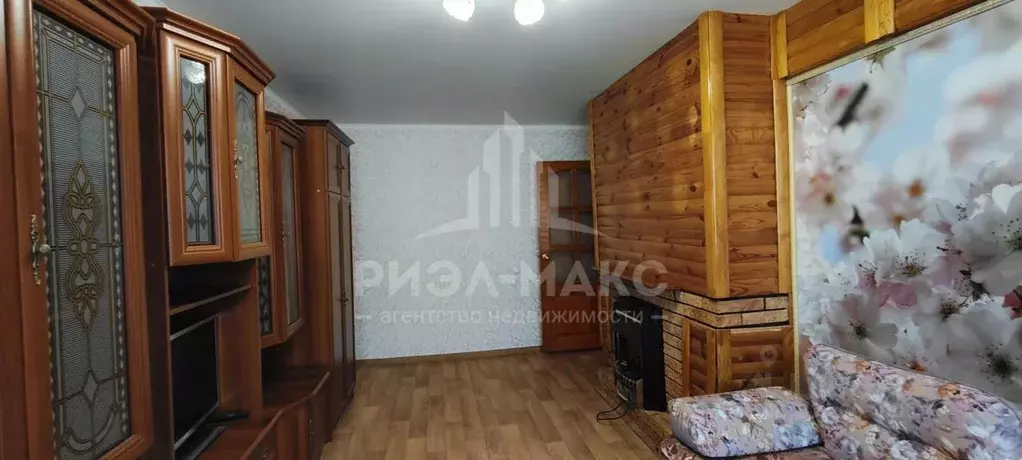 3-к кв. Брянская область, Брянск ул. Пушкина, 81 (48.7 м) - Фото 0