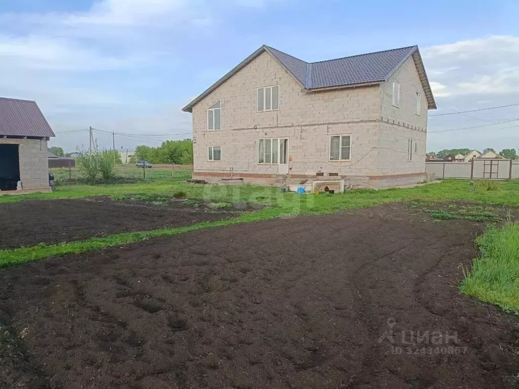 Дом в Оренбургская область, Саракташский район, с. Черкассы Школьная ... - Фото 1