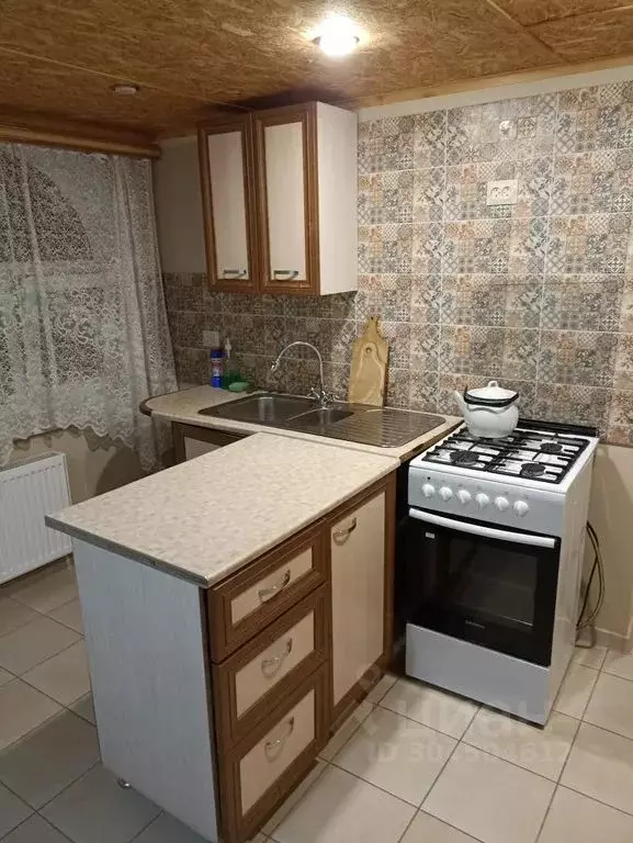 2-к кв. Ставропольский край, Железноводск ул. Бахановича, 17 (80.0 м) - Фото 0