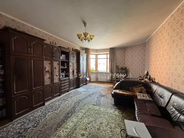 Продается 4-комнатная квартира - Фото 1