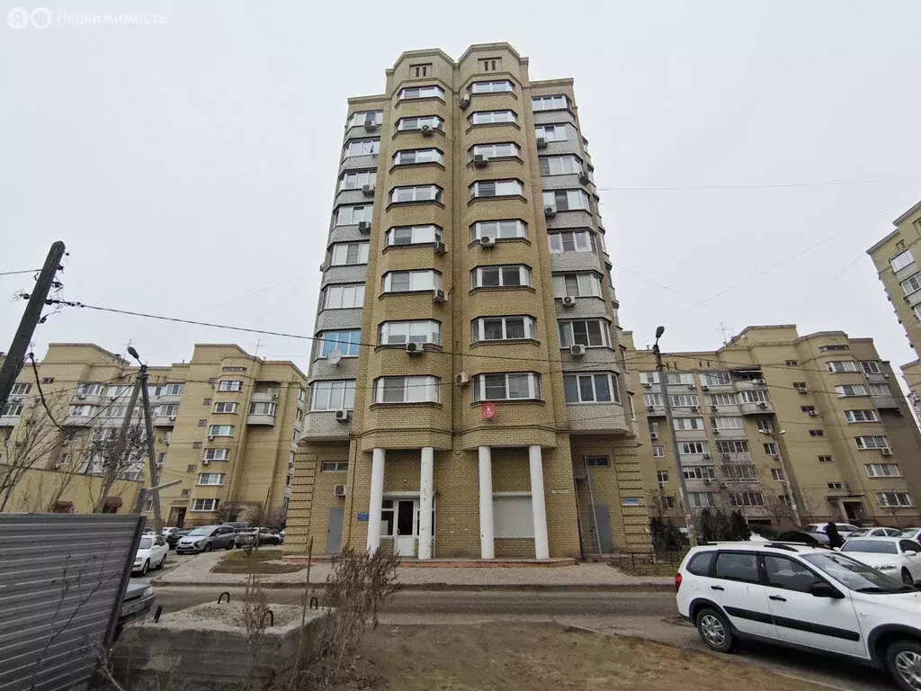 1-комнатная квартира: Астрахань, улица Менжинского, 4 (60 м) - Фото 1