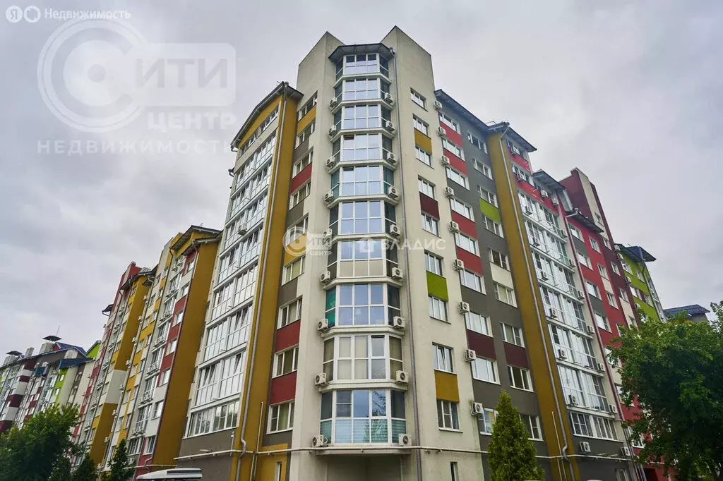 2-комнатная квартира: Новая Усмань, улица Площадь Малевича, 1 (60.8 м) - Фото 0