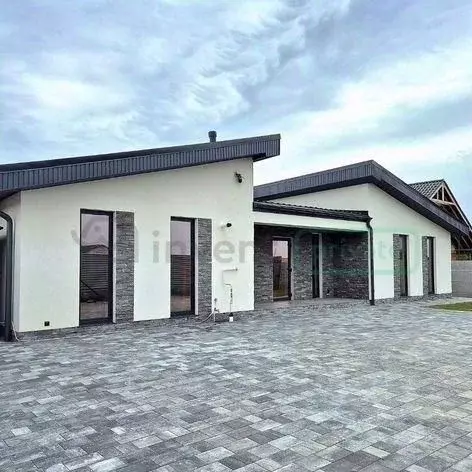 Дом в Калининградская область, Гурьевский муниципальный округ, пос. ... - Фото 1