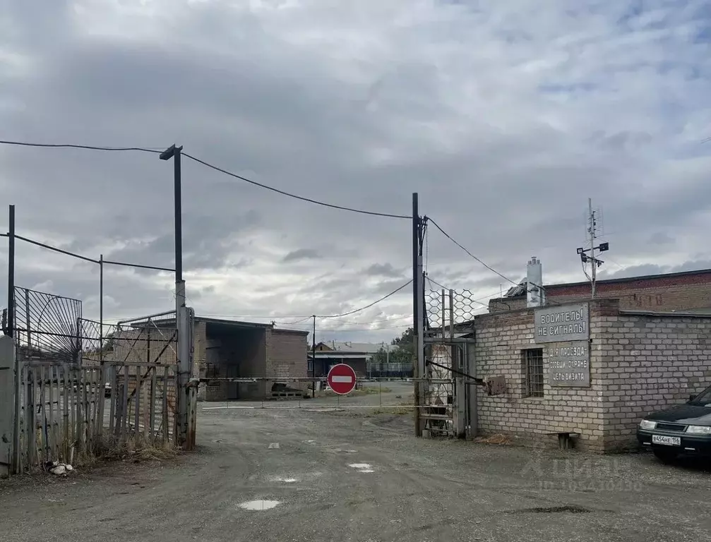 Склад в Оренбургская область, Орск пос. Кирпичный, ул. Подгорная, 43 . - Фото 1