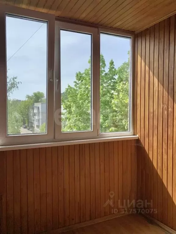 3-к кв. Брянская область, Брянск ул. Крахмалева, 13 (62.4 м) - Фото 0