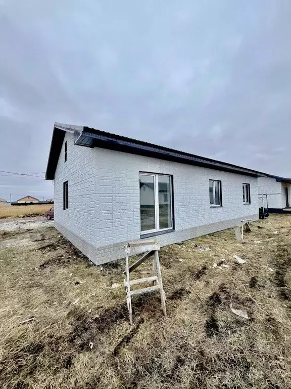 Дом в Челябинская область, Красноармейский район, д. Круглое ул. ... - Фото 0