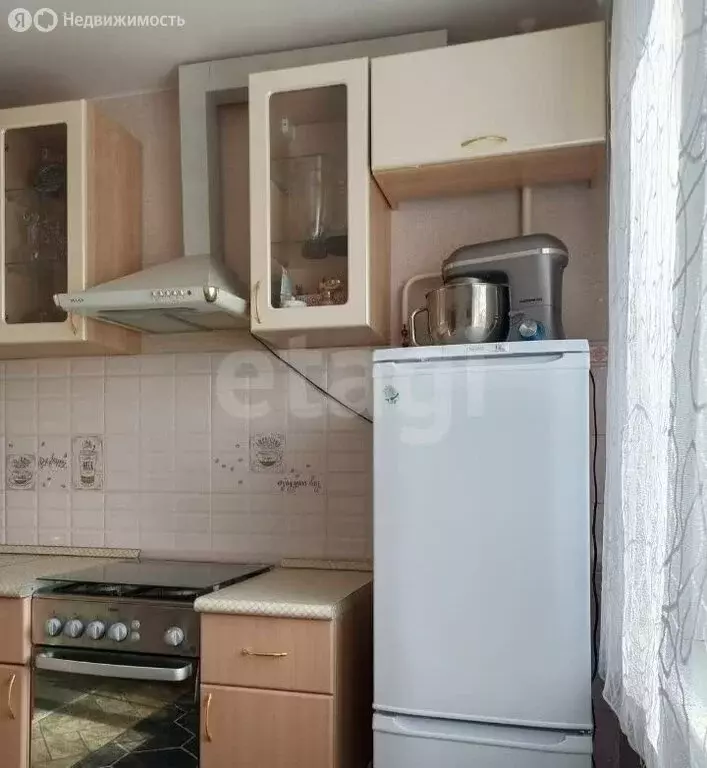 2-комнатная квартира: Омск, микрорайон Городок Нефтяников, улица 50 ... - Фото 2