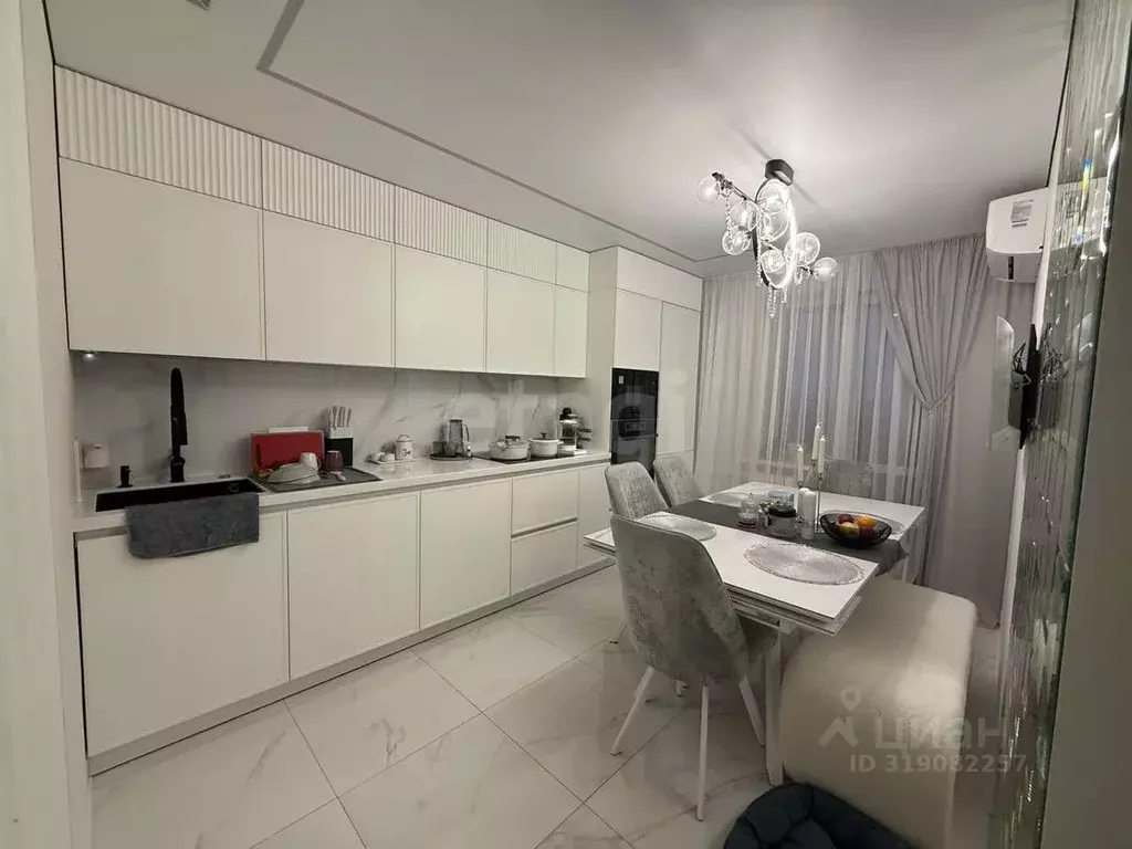 3-к кв. Татарстан, Набережные Челны Шишкинский бул., 3 (83.0 м) - Фото 0