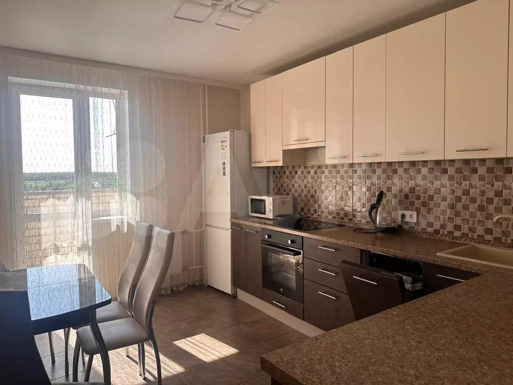1-к. квартира, 40 м, 13/18 эт. - Фото 1