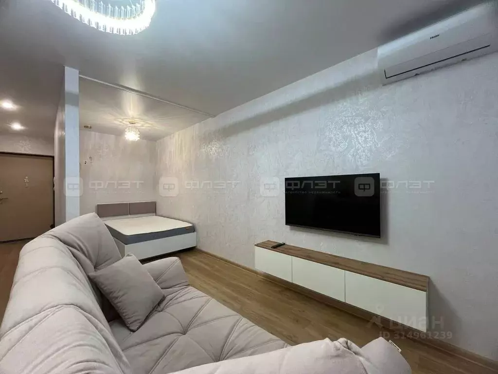 1-к кв. Татарстан, Казань ул. Братьев Батталовых, 20А (33.0 м) - Фото 0