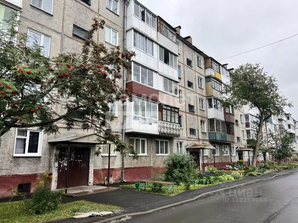 2-к кв. Кемеровская область, Кемерово Гурьевская ул., 18 (43.9 м) - Фото 1