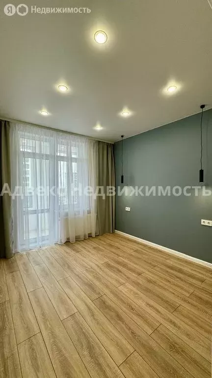 Квартира-студия: Тюмень, улица Фармана Салманова, 18 (44 м) - Фото 1