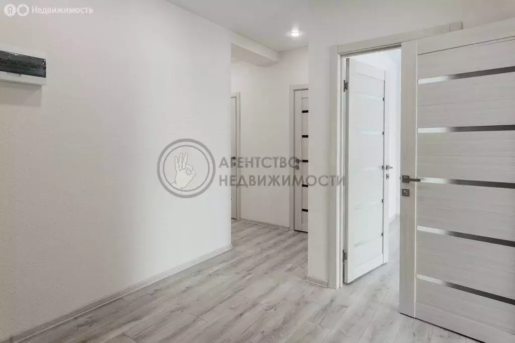 3-комнатная квартира: село Осиново, Дорожная улица, 33 (62 м) - Фото 1