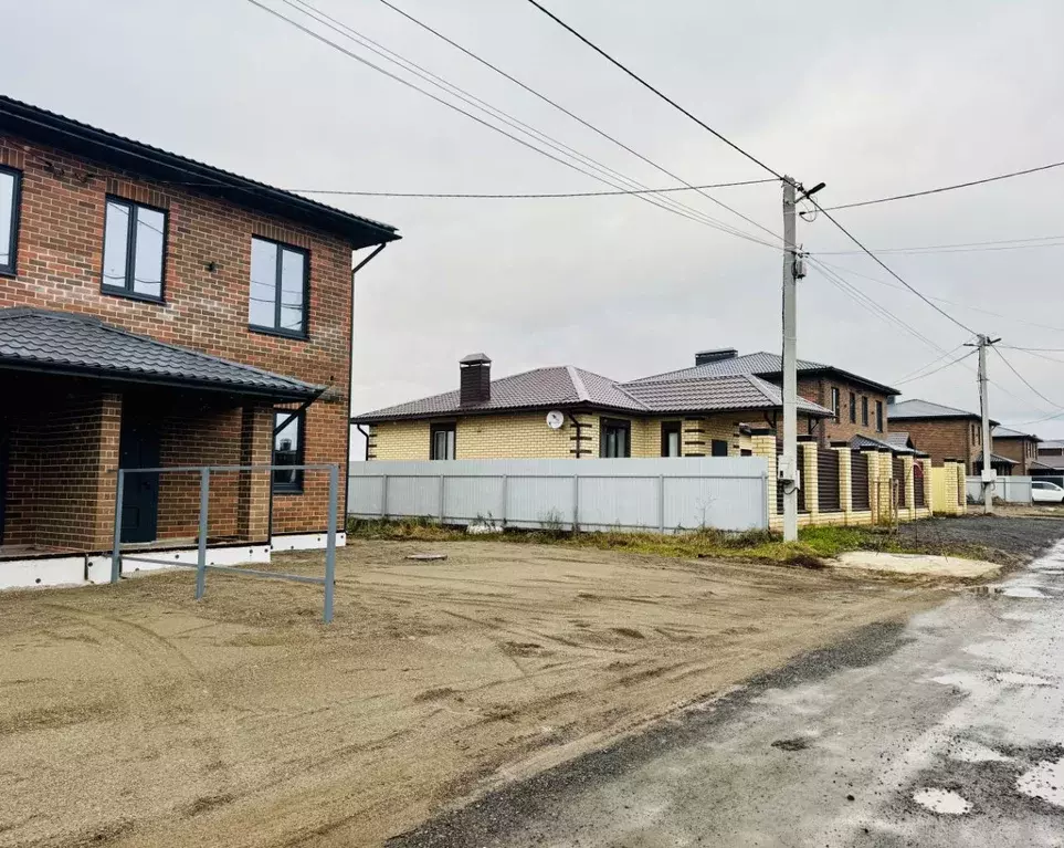 Таунхаус в Татарстан, Лаишевский район, Большекабанское с/пос, с. ... - Фото 2