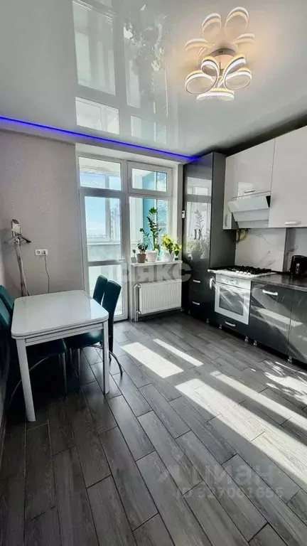 1-к кв. Крым, Симферополь ул. Батурина, 213 (40.0 м) - Фото 1