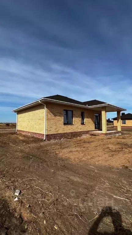 Дом в Саратовская область, Энгельсский район, Красноярское ... - Фото 0