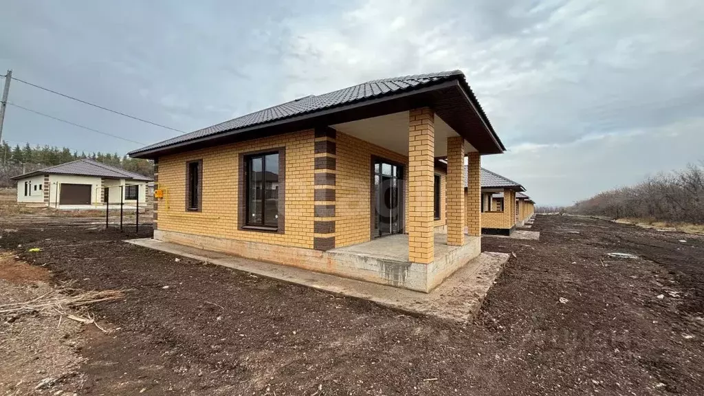 Дом в Оренбургская область, Оренбургский район, с. Подгородняя ... - Фото 1