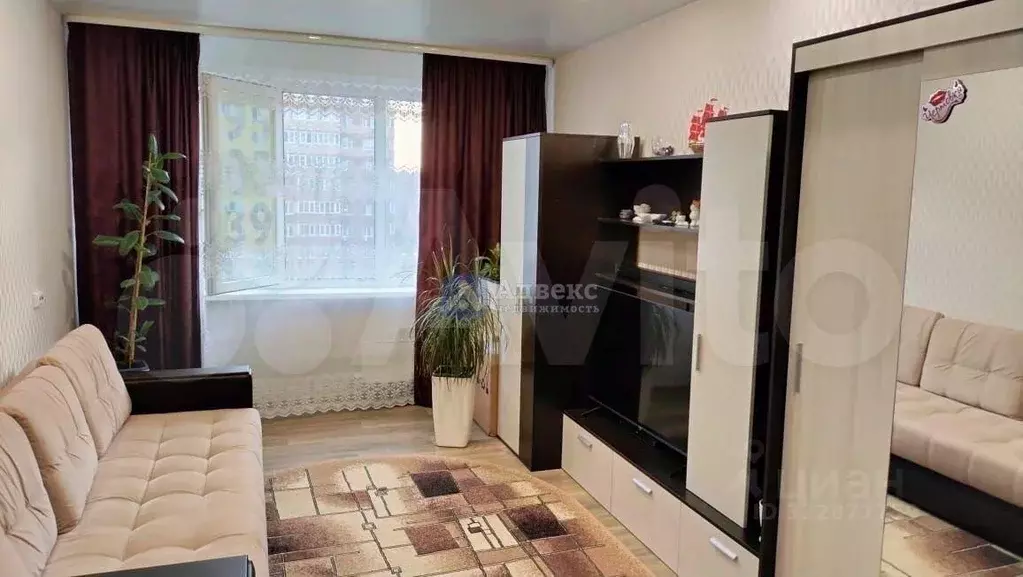 3-к кв. Тюменская область, Тюмень Депутатская ул., 95 (65.4 м) - Фото 1