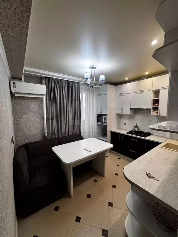 2-к. квартира, 55 м, 3/9 эт. - Фото 1
