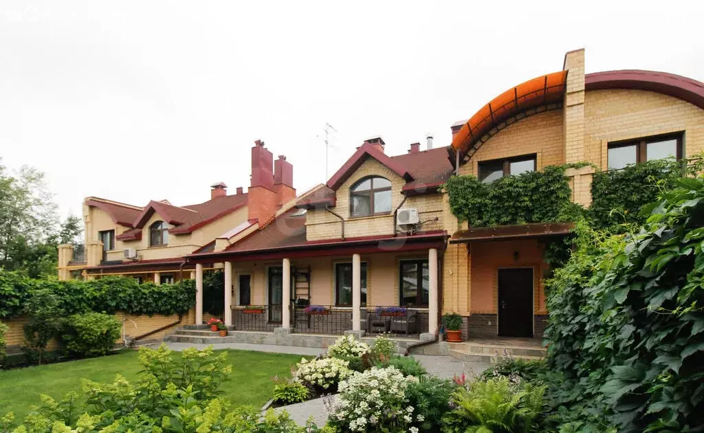 Дом в Тюмень, Барнаульская улица (188.6 м) - Фото 2