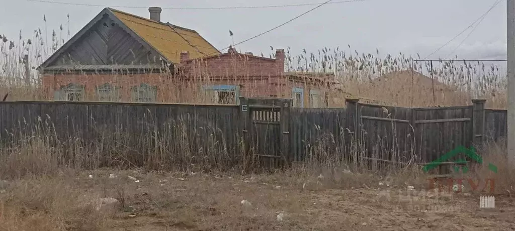 Дом в Астраханская область, Приволжский район, с. Три Протока ... - Фото 0