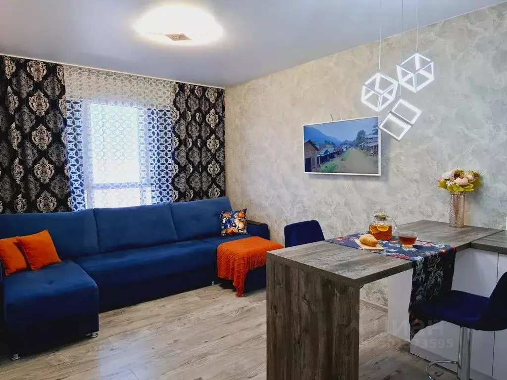2-к кв. Алтайский край, Барнаул ул. Энтузиастов, 51 (40.0 м) - Фото 0
