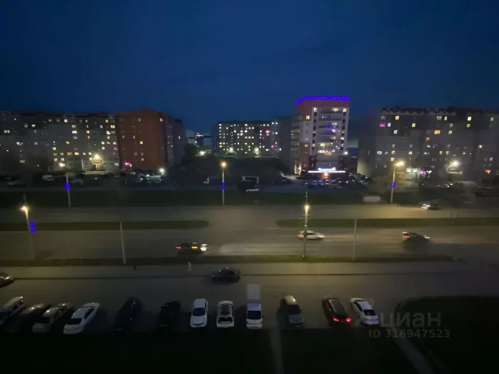 1-к кв. Курганская область, Курган Заозерный жилрайон, 4-й мкр, 23 ... - Фото 0