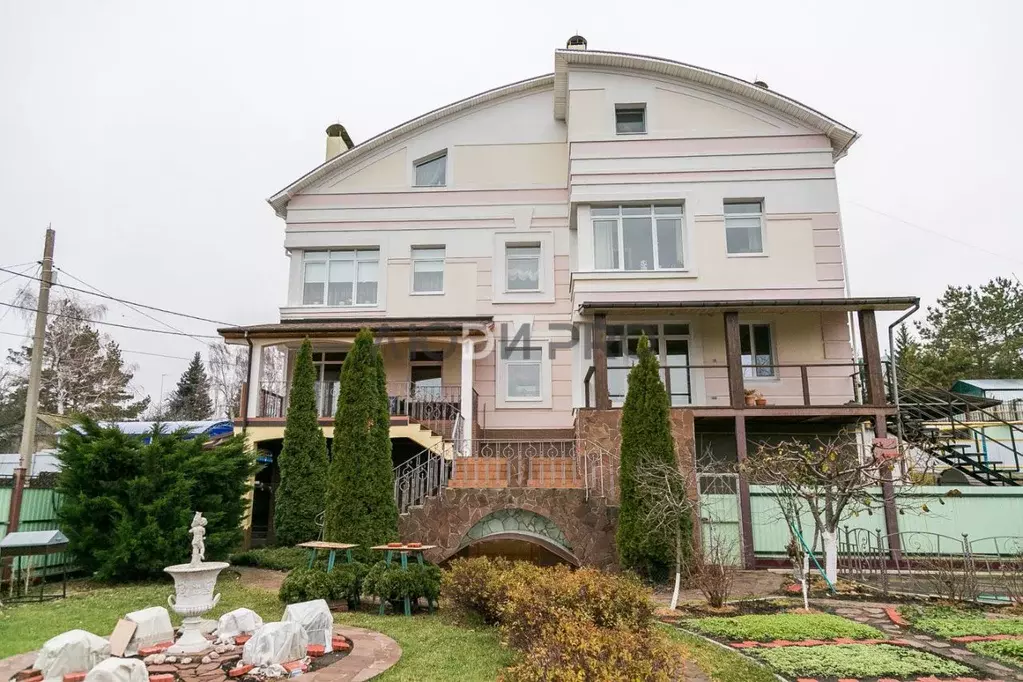 Коттедж в Саратовская область, Саратов Спасская ул., 2А (279 м) - Фото 1