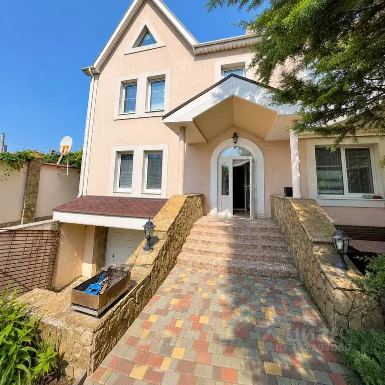 Дом в Крым, Симферополь ул. Зенитная, 45 (500 м) - Фото 1