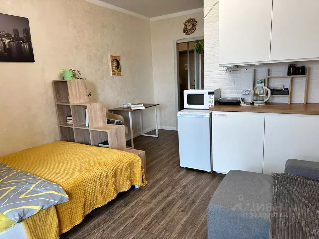 Студия Свердловская область, Екатеринбург ул. Азина, 22/2 (26.0 м) - Фото 1