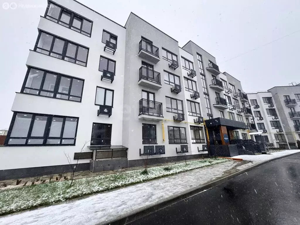 1-комнатная квартира: Мирное, улица Славы, 51к4 (42.8 м) - Фото 2