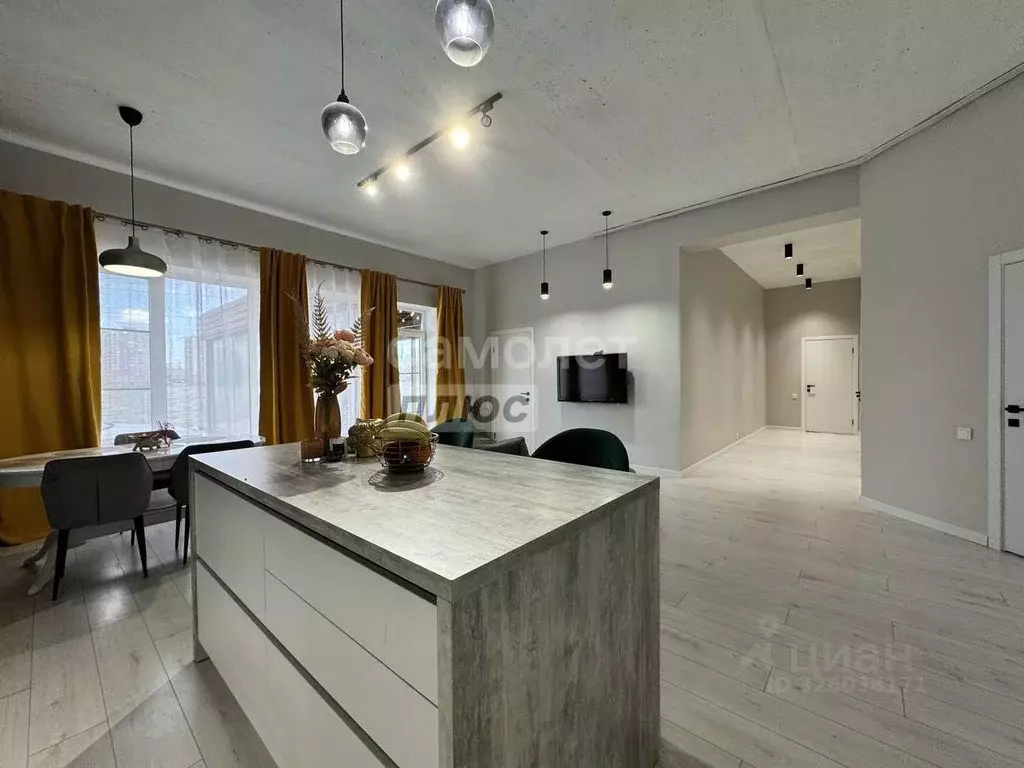 Дом в Волгоградская область, Волгоград Чебоксарский пер., 3 (248 м) - Фото 2