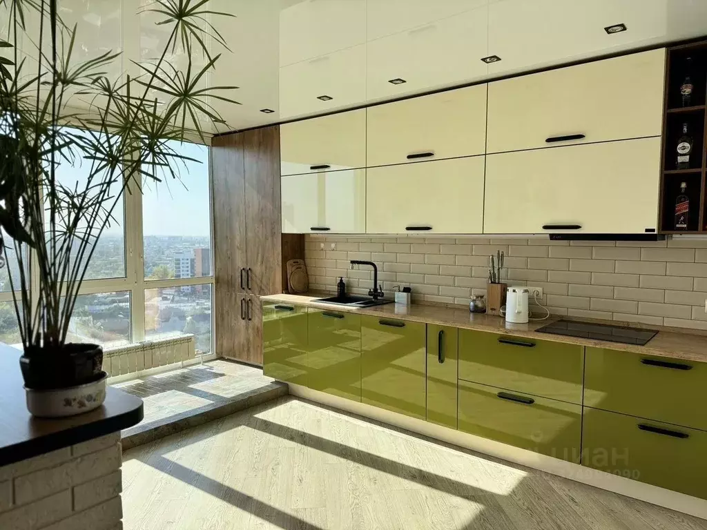 Студия Саратовская область, Энгельс ул. Свердлова, 13 (56.0 м) - Фото 1