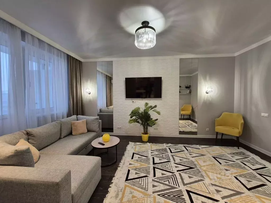 2-к кв. Краснодарский край, Краснодар ул. Совхозная, 1к4 (73.0 м) - Фото 1