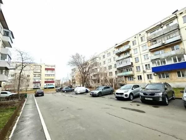 3-комнатная квартира: Курган, улица Карла Маркса, 145 (56.7 м) - Фото 2