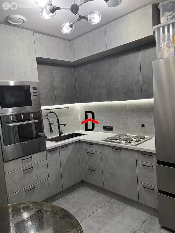 3-комнатная квартира: Красноярск, 2-я Хабаровская улица, 1 (68 м) - Фото 1