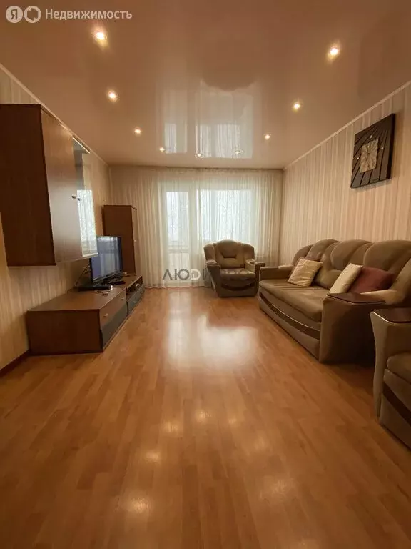 3-комнатная квартира: Ижевск, Удмуртская улица, 199 (53 м) - Фото 1