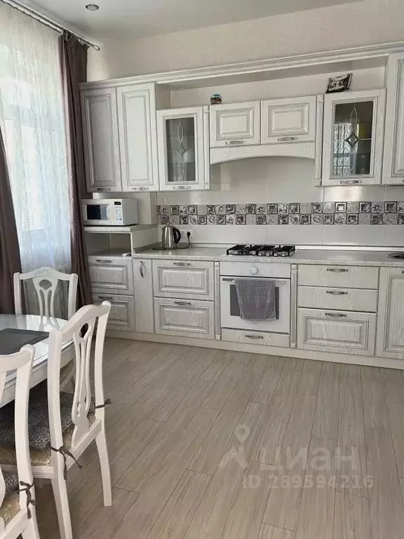 2-к кв. Татарстан, Казань ул. Каюма Насыри, 42 (65.0 м) - Фото 0