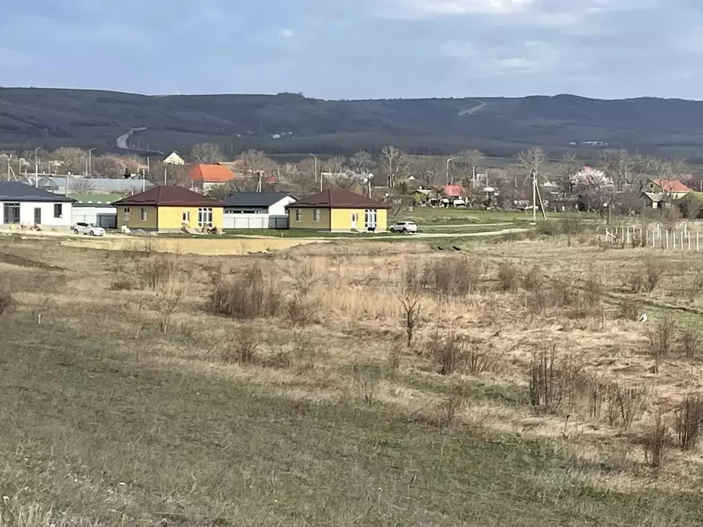 Участок в Крым, Симферопольский район, Трудовское с/пос, с. Ивановка  ... - Фото 1